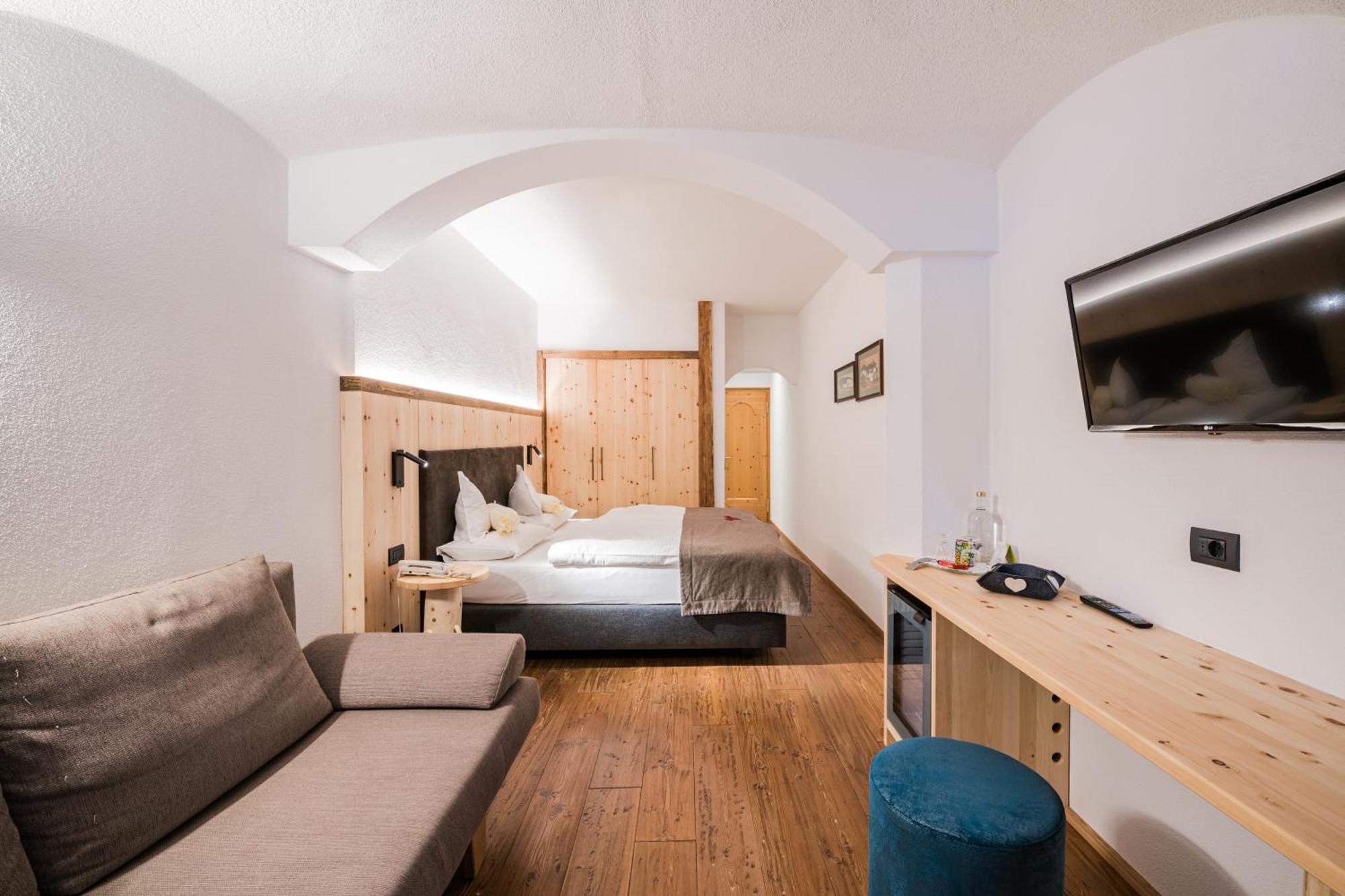 Alpenwellnesshotel St. Veit Сесто Экстерьер фото